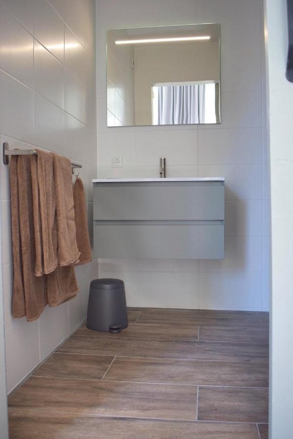 Bed and Breakfast "In De Kloosterhof" Gratis Prive Parkeren Assen Esterno foto